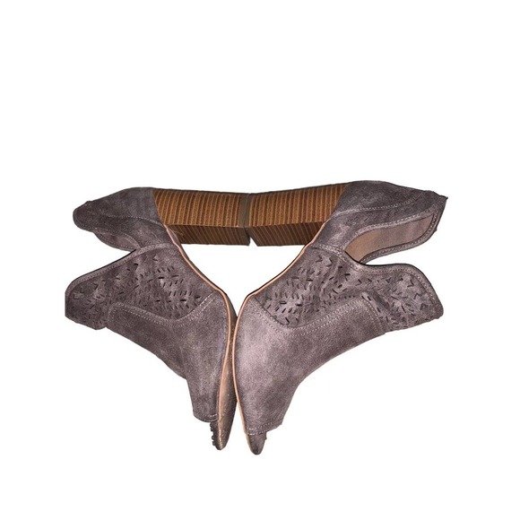 Fergalicious by Fergie Doe Grey Harvey Ankle Open Toe Booties Size 9.5 - Picture 4 of 11